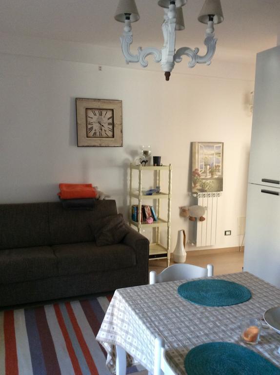 Appartement Dolce Casa Di Elena à Nettuno Chambre photo